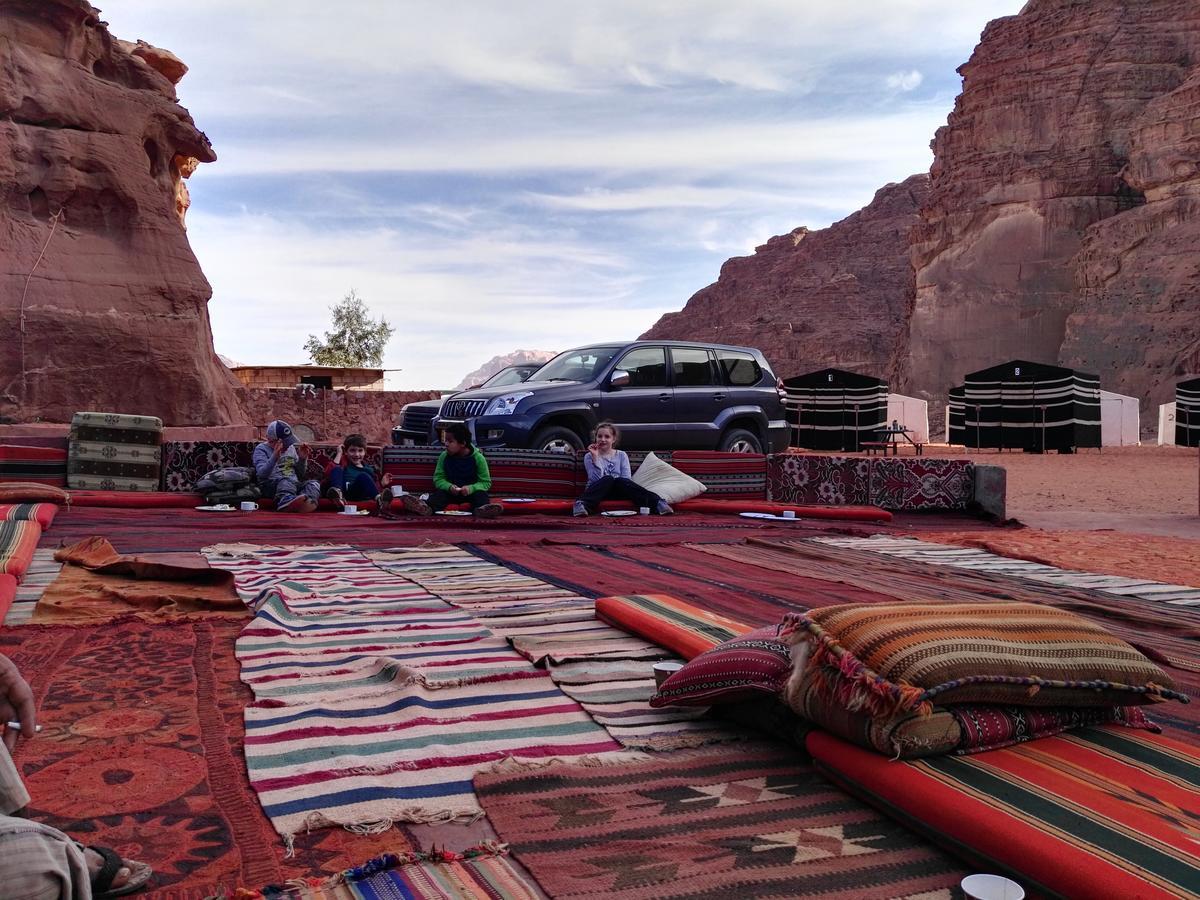 Rainbow Camp Hotel Wadi Rum Ngoại thất bức ảnh
