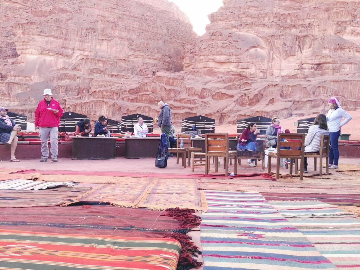 Rainbow Camp Hotel Wadi Rum Ngoại thất bức ảnh