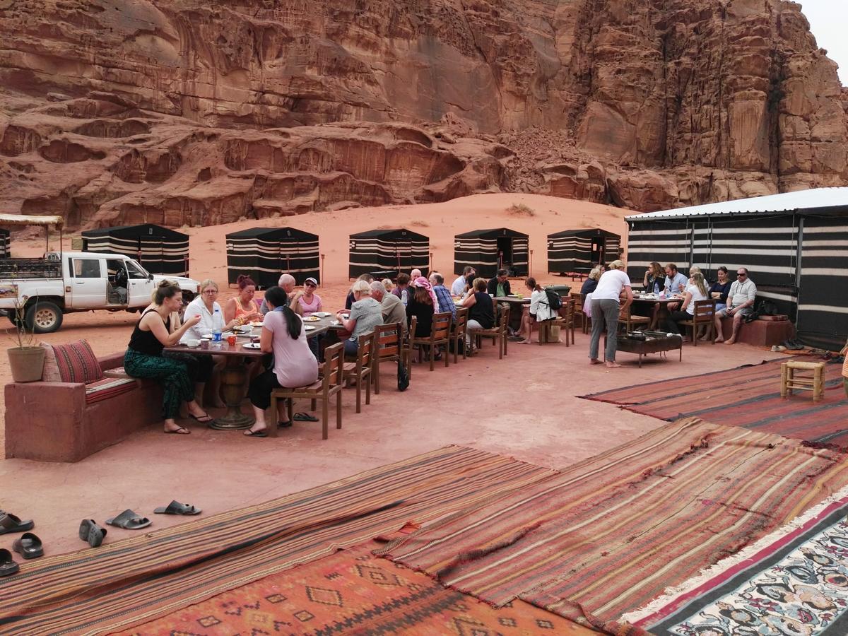 Rainbow Camp Hotel Wadi Rum Ngoại thất bức ảnh