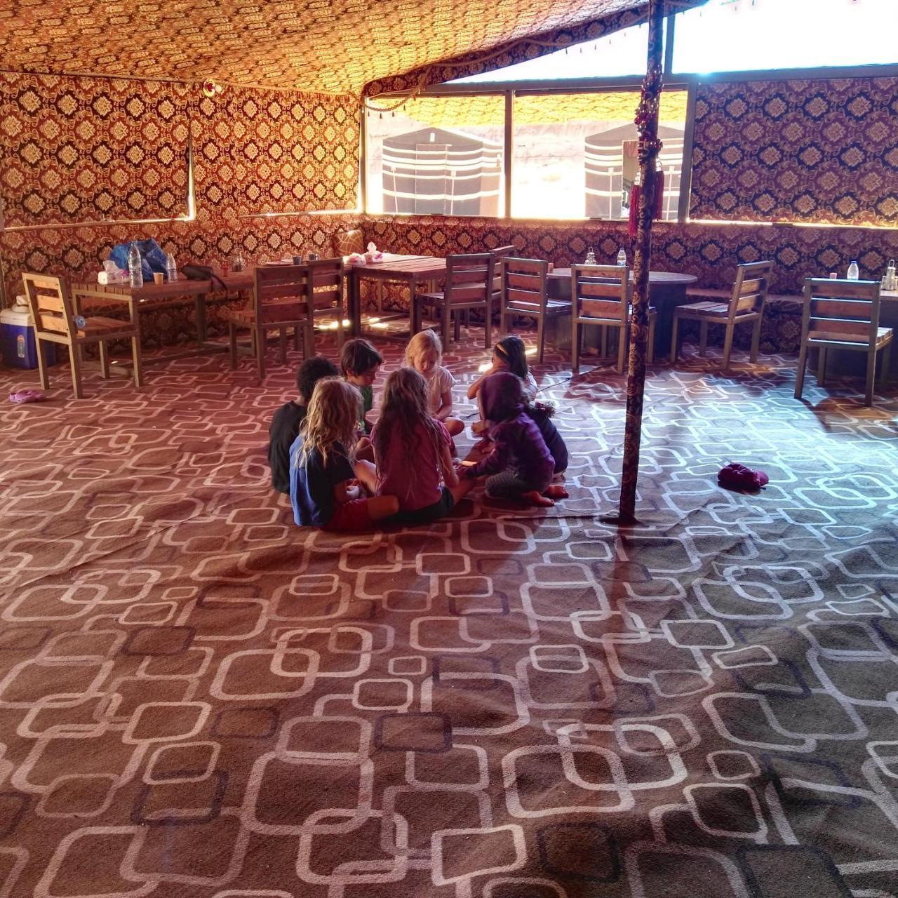 Rainbow Camp Hotel Wadi Rum Ngoại thất bức ảnh